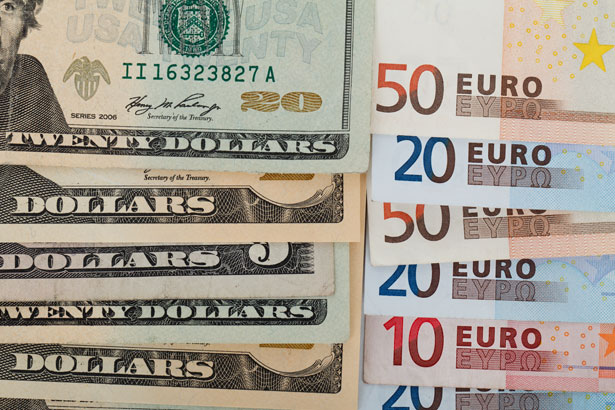 Euro currency crashing to ground as EU printing €1.14 trillion over the next two years