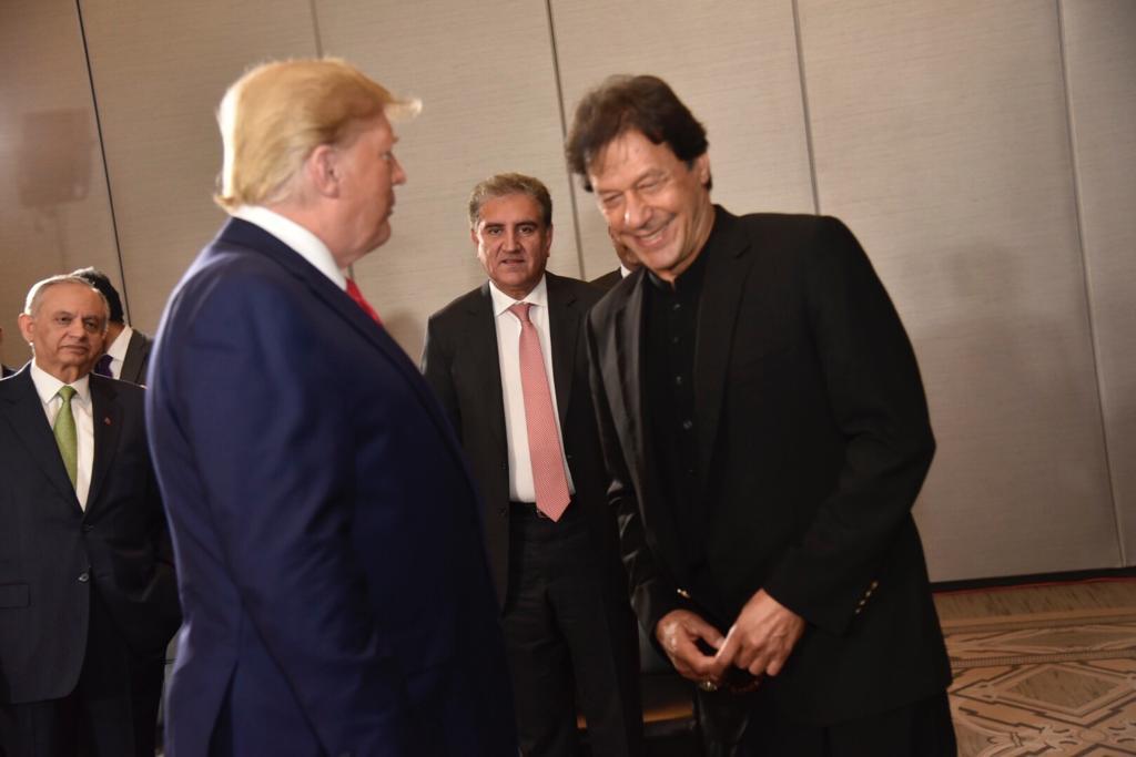 Премьер-министр Имран Хан обсудил вопрос о Кашмире с президентом Трампом и премьер-министром Великобритани Борисом Джонсоном
