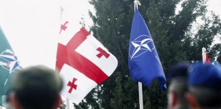 НАТО может принять Грузию без оккупированных территорий :Расмуссен