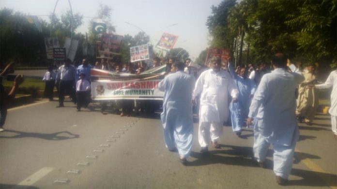 Гражданское общество Пакистана организовало марш в поддержку солидарности с кашмирцами