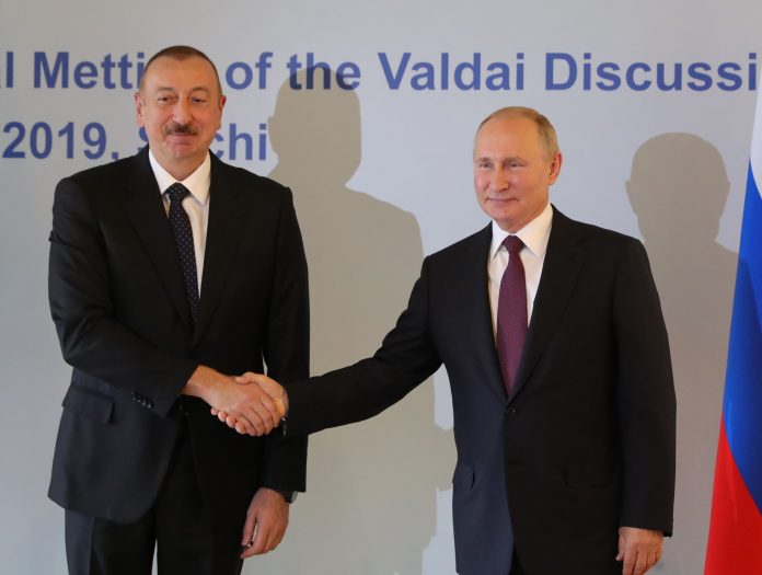 Президенты Азербайджана и России встретились в Сочи на площадке клуба 
