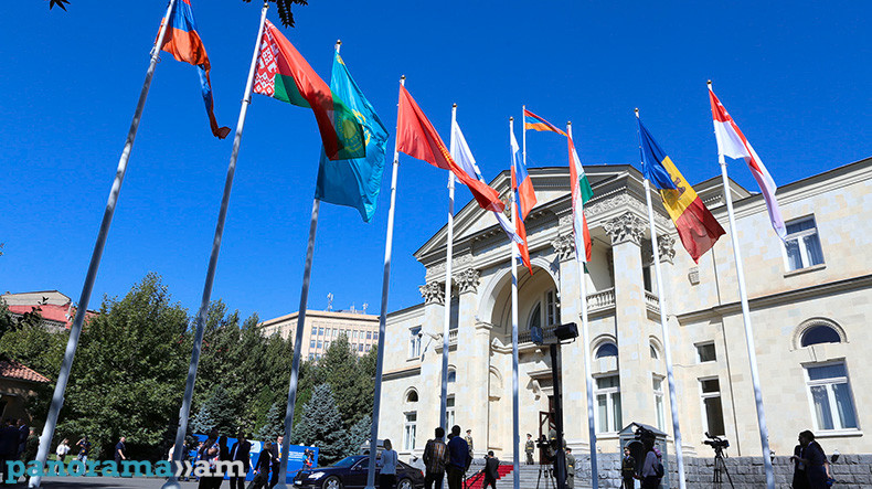 Саммит ЕАЭС проходит в Ереване - Молдова наблюдает