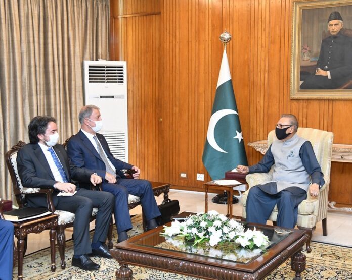 Turkish-Defence-Minister-General-retd-Hulusi-AKAR-meets-President-Dr.-Arif-Alvi